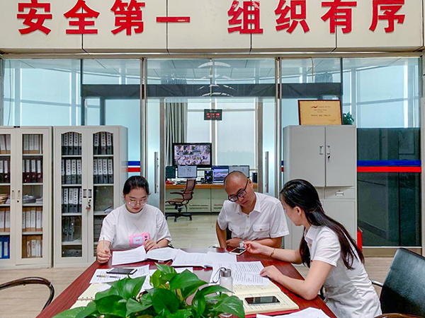 6月20日，運行指揮中心協(xié)同各保障單位組織開展了2019年大面積航班延誤應急處置演練。.png